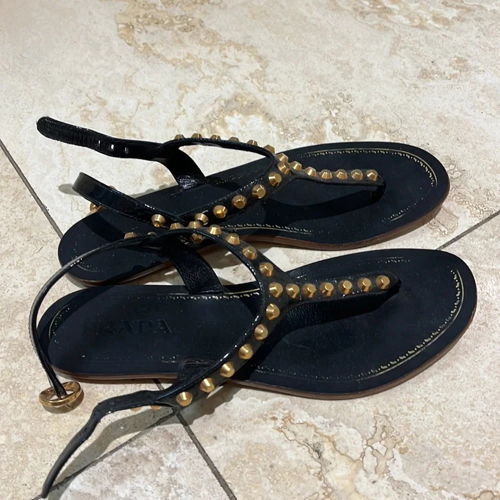 Black and Gold Prada sandals - Picture 2 of 2